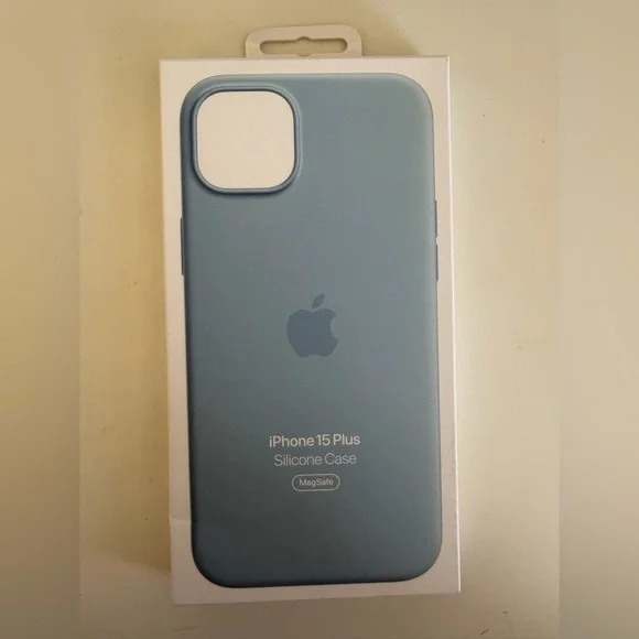 📱 Apple iPhone 15 Plus Silicone Case – Light Blue (Brand New in Box) - Picture 1 of 2